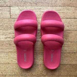 Old Navy Women's Vibrant Pink Slide Sandals